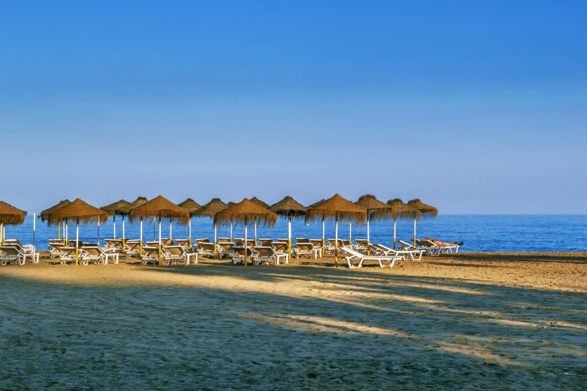 strand in torremolinos in spanje